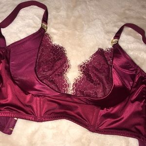 Victoria’s Secret Red Lacey Bra